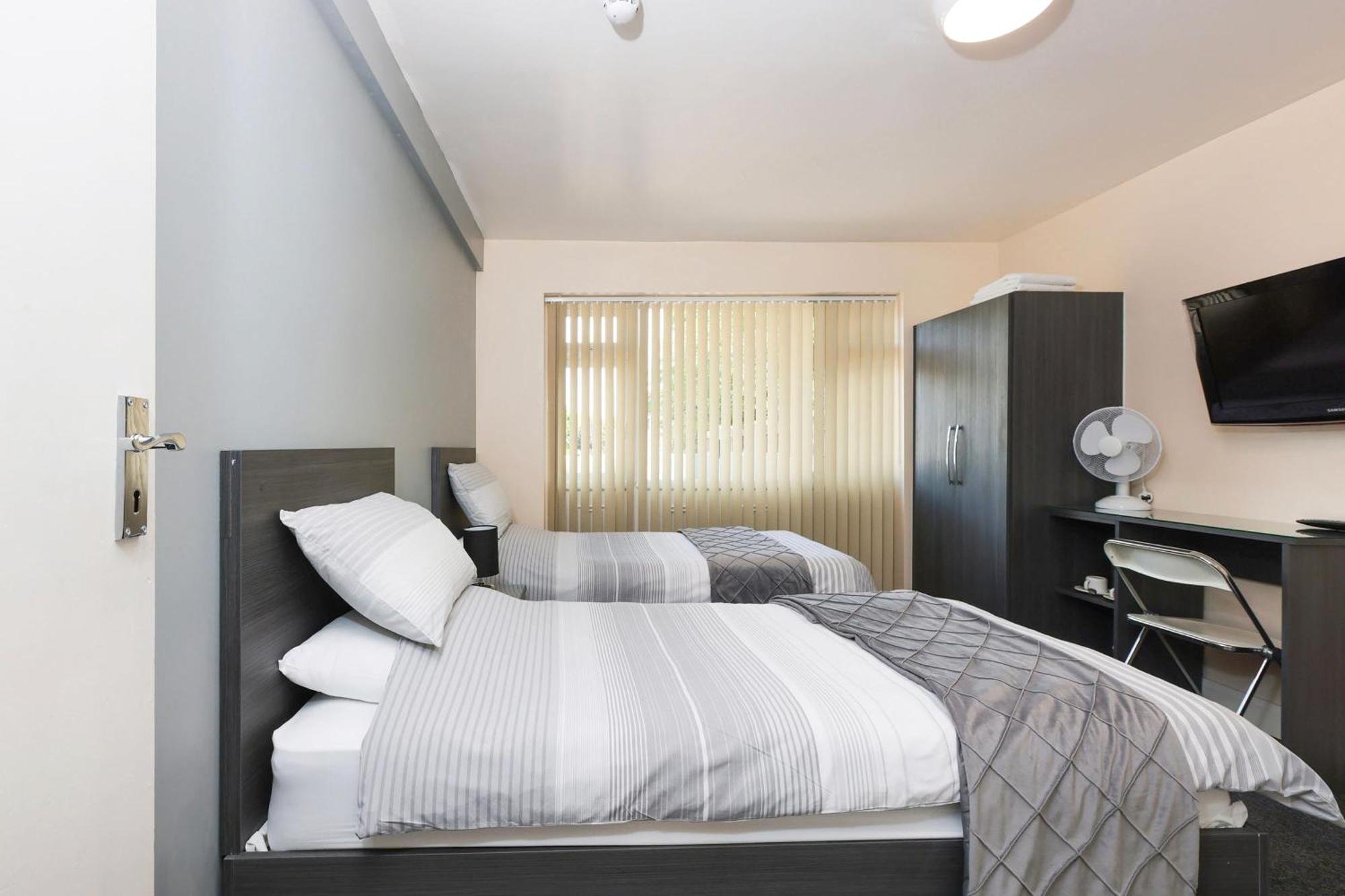 Oyo Honeycroft Lodge Uxbridge Zewnętrze zdjęcie