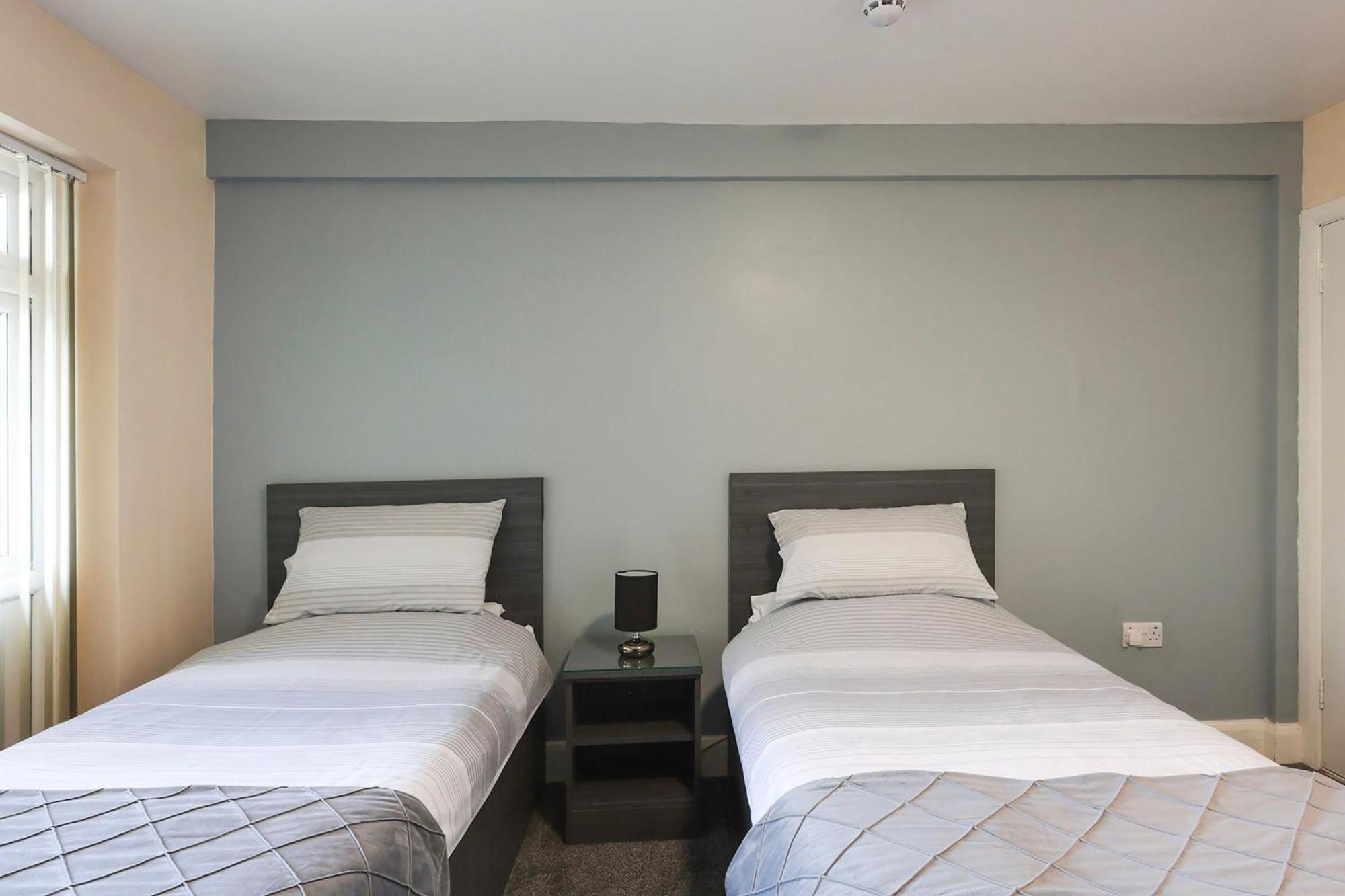 Oyo Honeycroft Lodge Uxbridge Zewnętrze zdjęcie