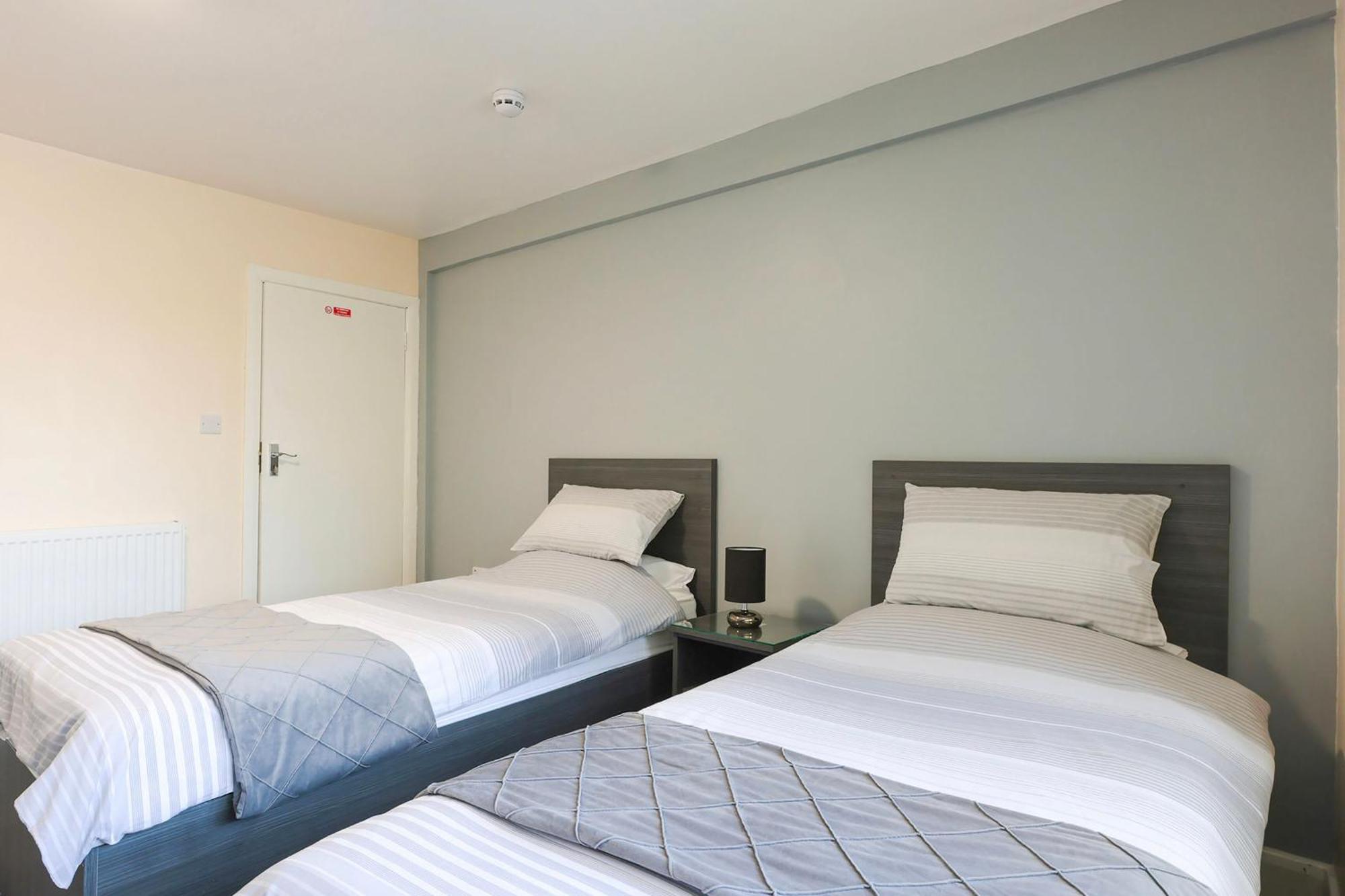 Oyo Honeycroft Lodge Uxbridge Zewnętrze zdjęcie